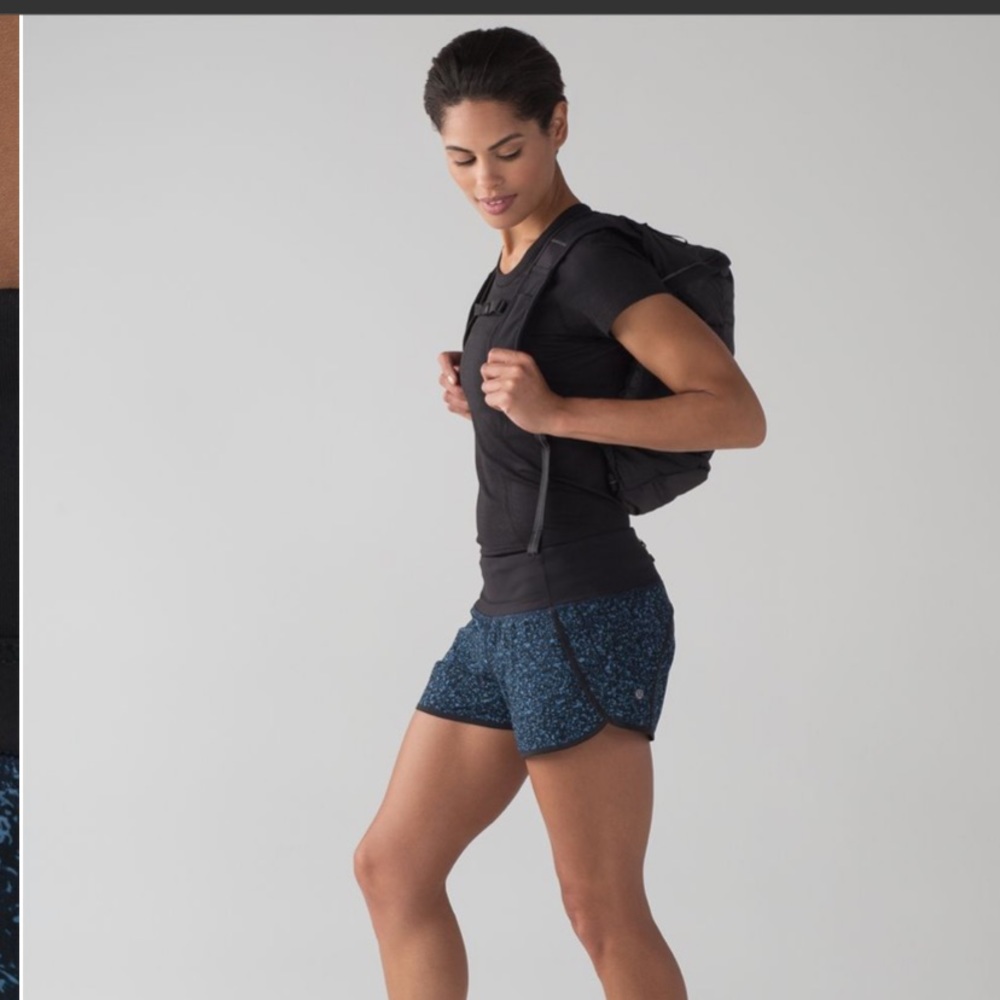 🎁Lululemon Run Times Short-Daisy Dust Illuminight Black-12🎁 - Picture 7 of 11